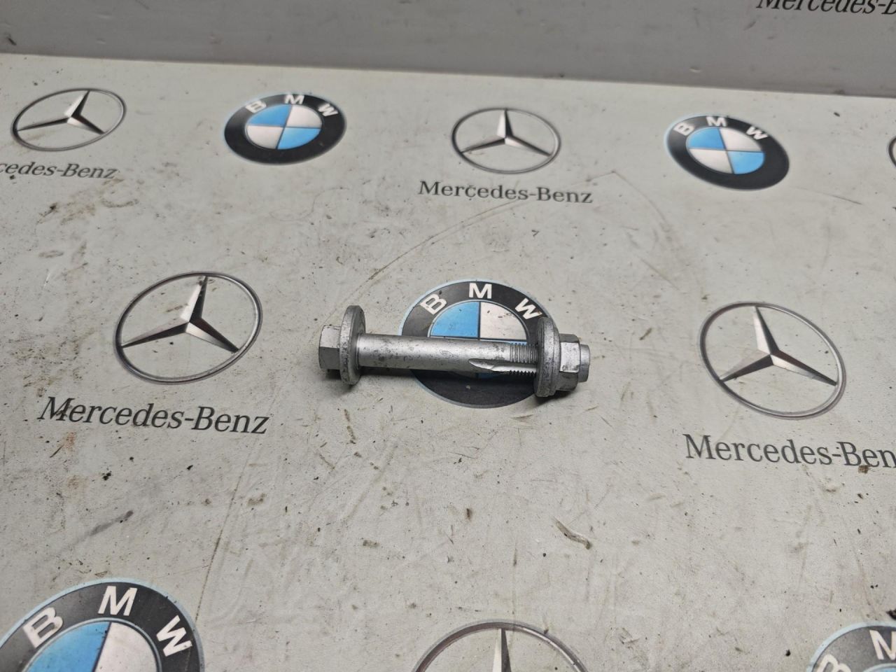 болт развальный BMW XM G09 2024, 4.4 л., бензин, 475, полный привод - фото №1