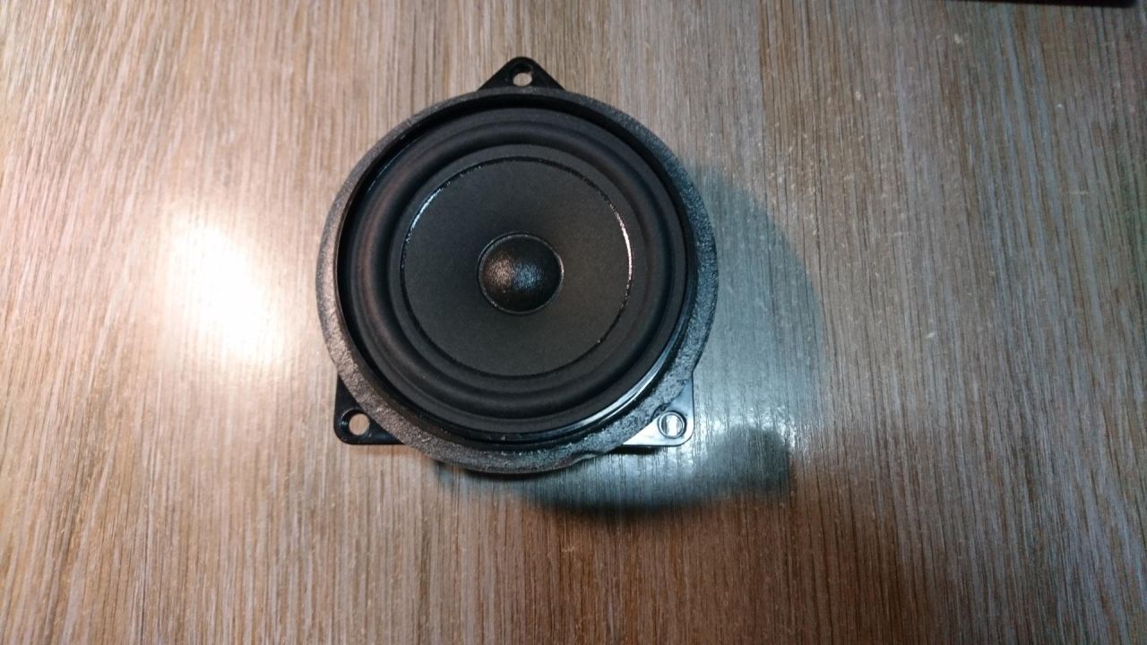 динамик двери BMW 2014, 2.0 л., N47 D20 C, дизель, АКПП, серая, седан, 9169692 - фото №1