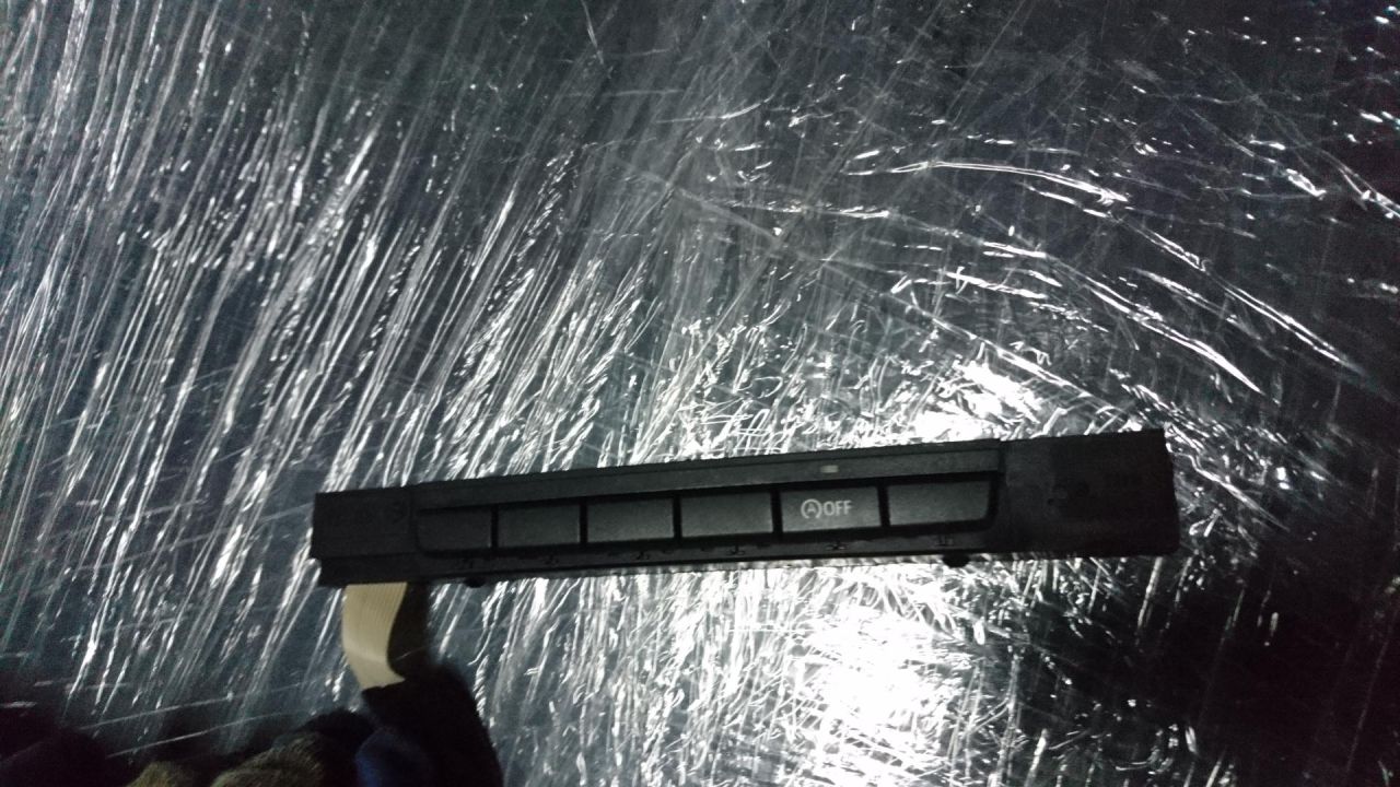 кнопка (выключатель) BMW 2008, 2.0 л., N47 D20 A, дизель, АКПП, хетчбэк 5 дв., 61316970919 - фото №1