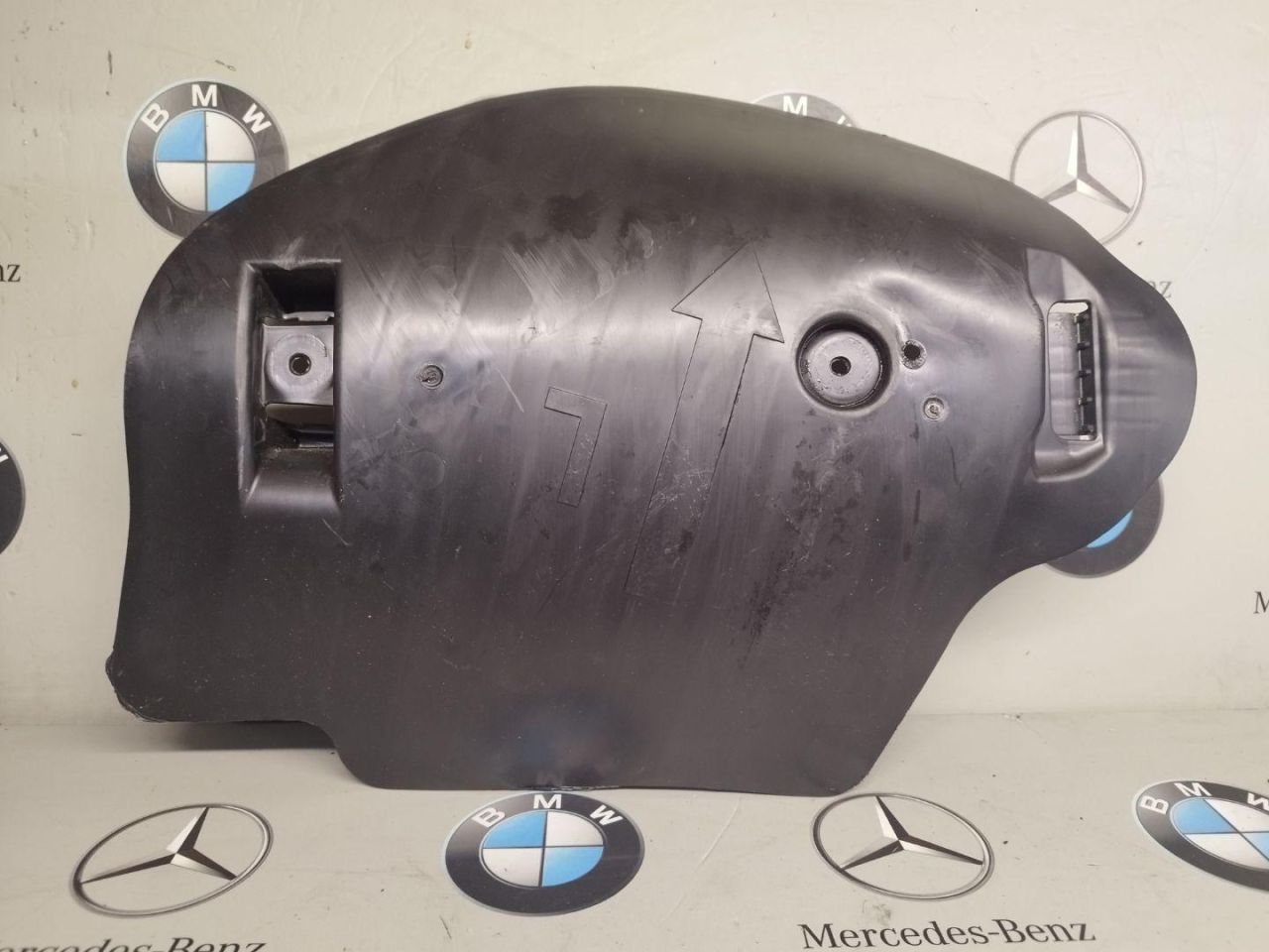 щиток, защищающий от ударов камней BMW 2023, 2.0 л., бензин, 416, 6871001 - фото №1