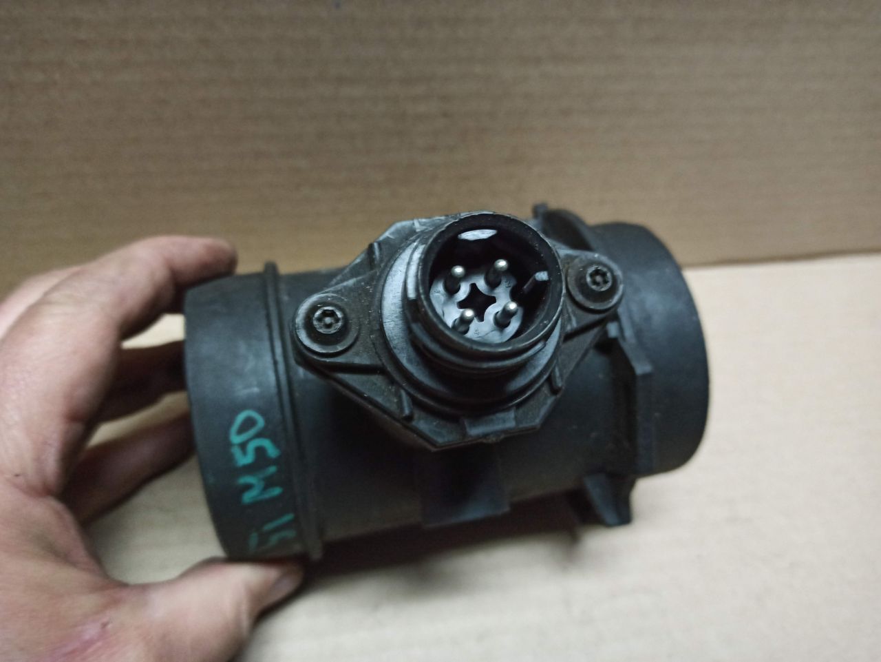 расходомер воздуха BMW 5 серия E39 1996, 2.5 л., дизель, МКПП, седан, правый руль, 1747155 - фото №1