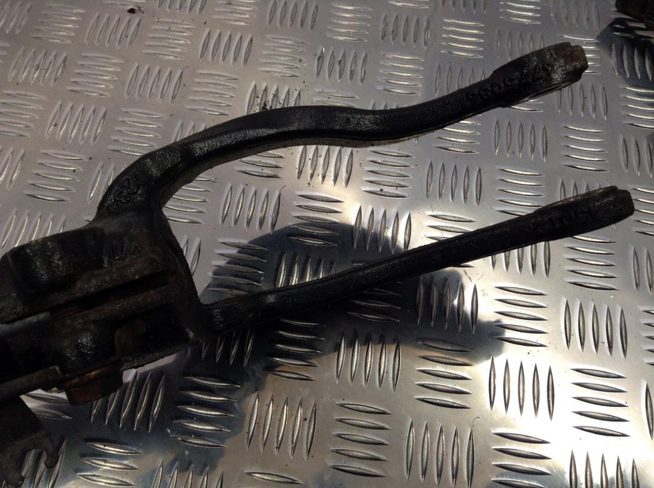 вилка амортизатора BMW X5 E70 2008, 3.0 л., N52 B30 AF, бензин, АКПП, внедорожник 5 дв. - фото №1