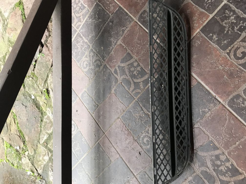 заглушка (решетка) в бампер BMW 3 серия E90/E91/E92/E93 2006, 2.5 л., N52 B25 A, бензин, АКПП, седан, 7154556 - фото №1