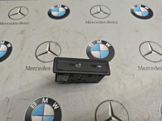 разъем AUX / USB Mercedes-Benz GLC-Класс X253 [рестайлинг] 2020, 2.0 л., бензин, полный привод, правый руль, A1678201302
