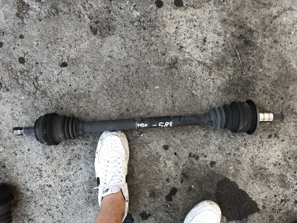 полуось передняя правая (приводной вал, ШРУС) Mercedes-Benz C-Класс W205/S205/C205 2015, 2.1 л., OM 651.921, дизель, АКПП, универсал - фото №1