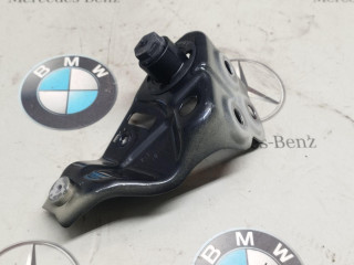 Крепления ( кронштейн ) крыла BMW 2023, 4.4 л., бензин, 416, 7418215