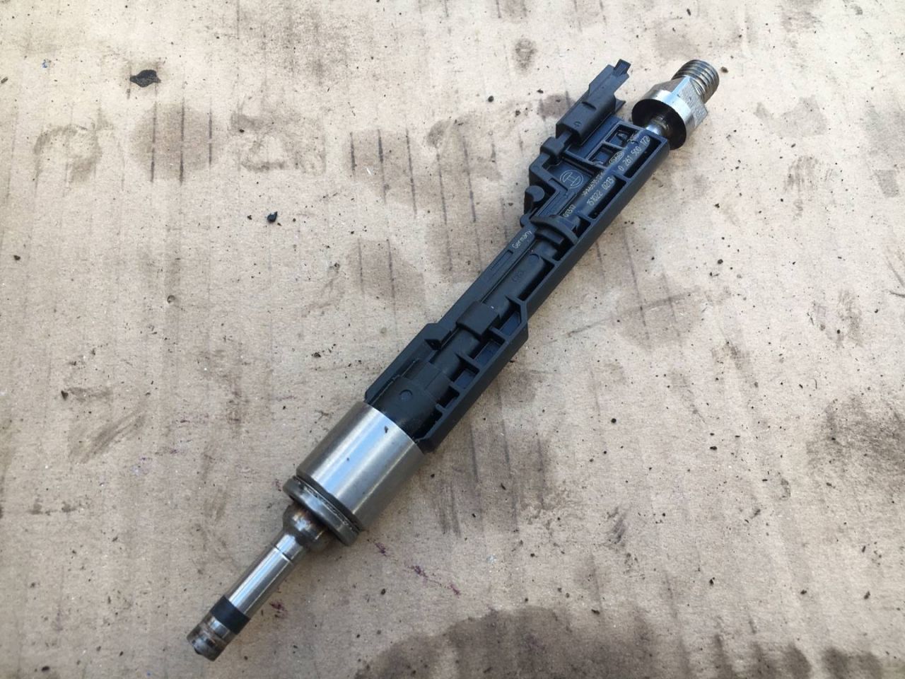 форсунка BMW 2013, 2.0 л., N20 B20 A, бензин, АКПП, седан, 13647639994, 0261500172 - фото №1