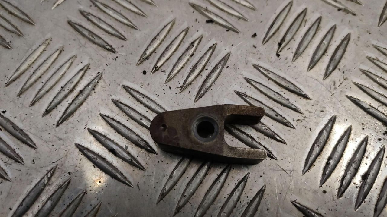 крепление форсунки Mercedes-Benz M-Класс W164 2007, 3.0 л., OM 642.940, дизель - фото №1