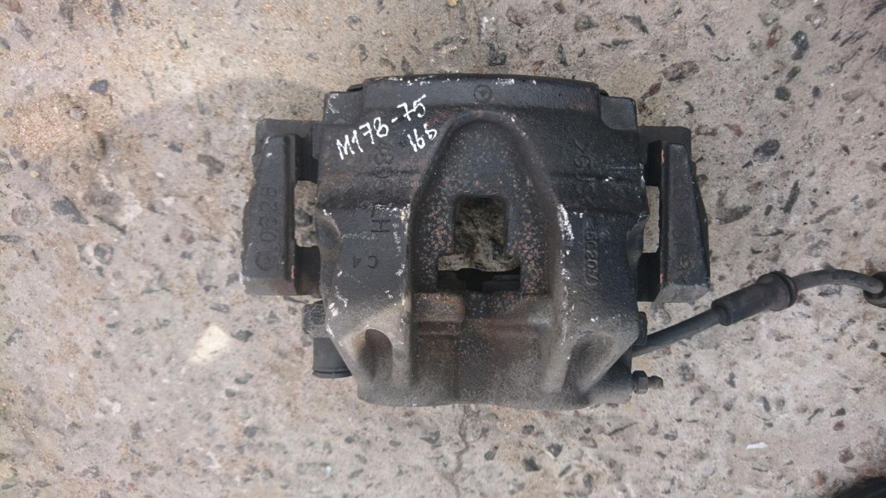 суппорт передний левый Mercedes-Benz M-Класс W166 2015, 3.0 л., OM 642.826, дизель, АКПП, cthsq, внедорожник 5 дв., A1664210581 - фото №1