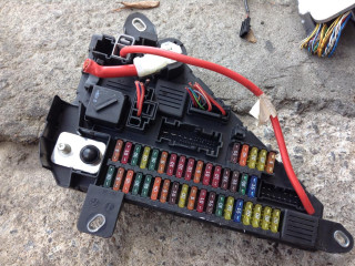 блок предохранителей BMW 5 серия E60/E61 2006, 2.5 л., N52 B25 A, бензин, АКПП, универсал, 6906618