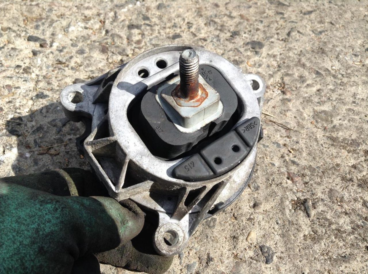 подушка крепления двигателя BMW X3 F25 2013, 2.0 л., N20 B20 A, бензин, АКПП, внедорожник 5 дв., 6856184 - фото №1