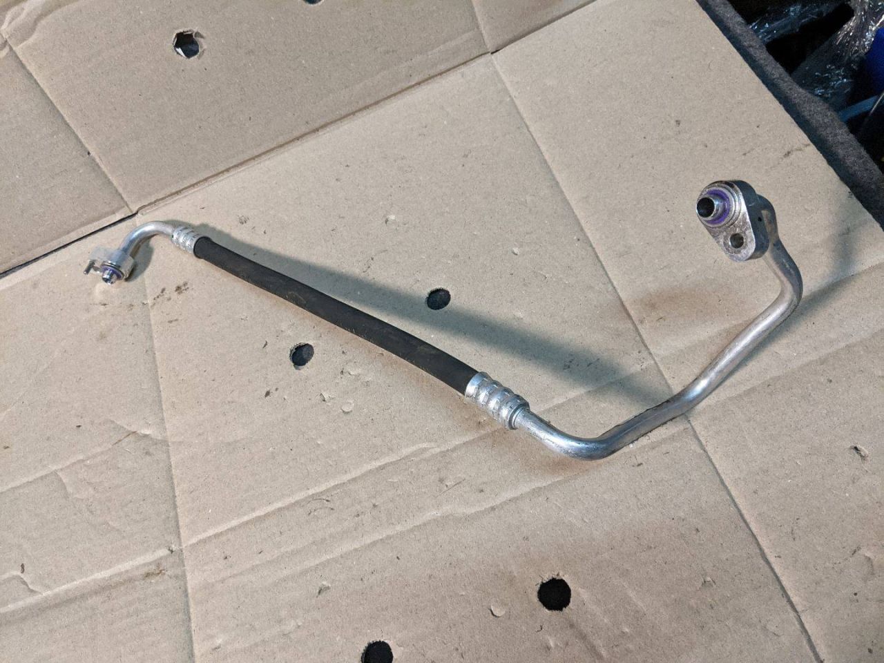 трубка кондиционера Mercedes-Benz E-Класс W213/S213/C238/A238 2016, 2.0 л., OM 654.920, дизель, АКПП, белый, седан, правый руль, A2138307200 - фото №1