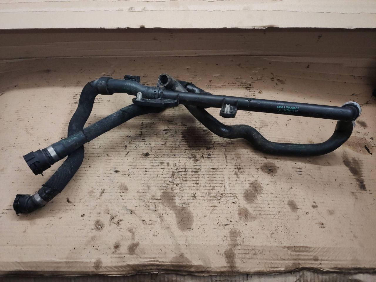 трубка охлаждающей жидкости BMW 7 серия F01/F02 2011, 4.4 л., N63 B44 A, бензин, АКПП, черный, 9170339 - фото №1