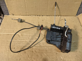 замок двери передней левой Mercedes-Benz CLS-Класс C219 2007, 3.0 л., OM 642.920, дизель, АКПП, купе, 2197200335, A2197200335