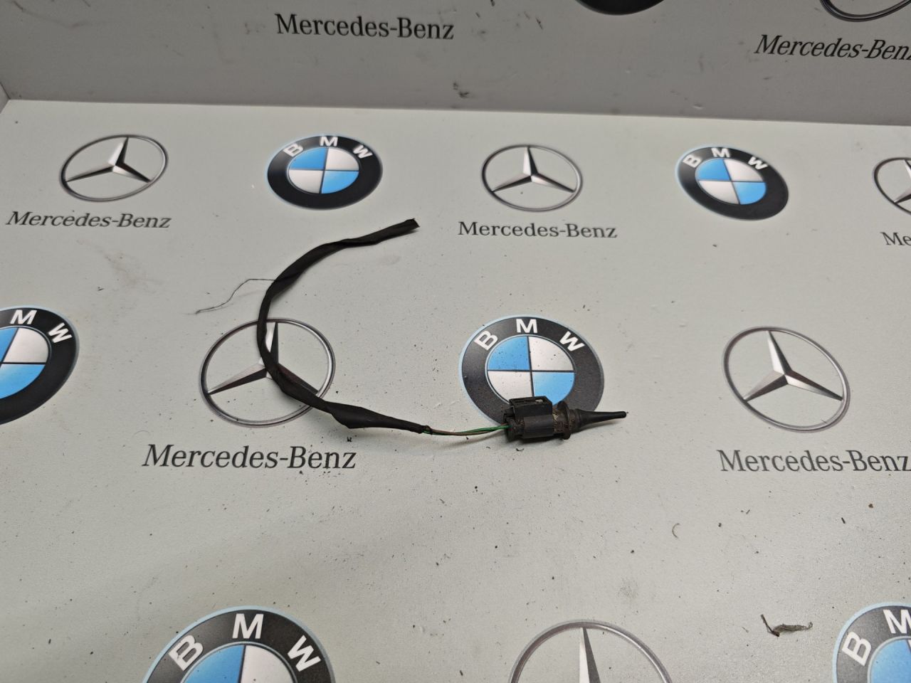 датчик температуры Mercedes-Benz E-Класс W212/S212/C207/A207 2011 - фото №1