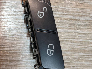 Кнопка блокировки двери Mercedes-Benz E-Класс W212/S212/C207/A207 2010, 2.2 л., дизель, АКПП, седан, задний привод, правый руль, 2048706310, A2048706310