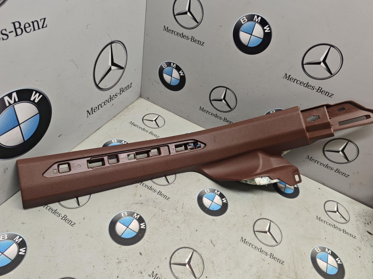 накладка на порог внутренняя BMW XM G09 2024, 4.4 л., бензин, 475, полный привод, 5A38212 - фото №1