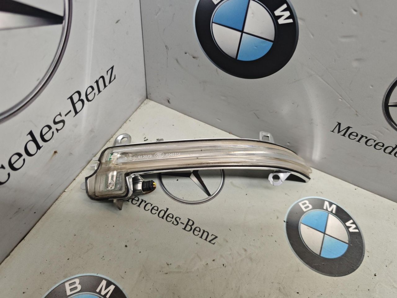 повторитель поворота на крыле BMW 4 серия F32/F33 2014, 2.0 л., бензин, купе, 7280771 - фото №1