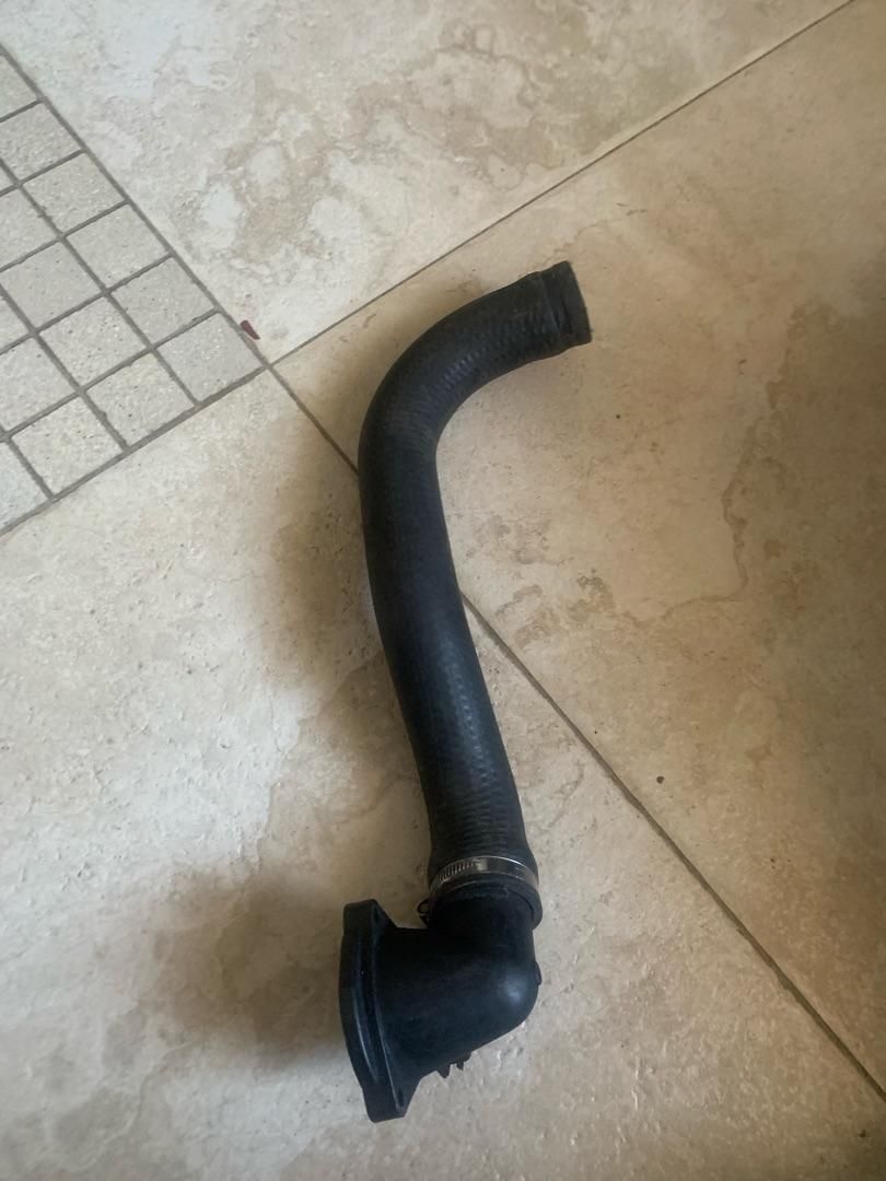 патрубок радиатора BMW 5 серия E39 2000, 2.5 л., дизель - фото №1