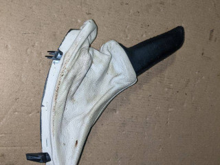 чехол ручника BMW 5 серия E60/E61 2007, 3.0 л., N54 B30 A, бензин, АКПП, белый, седан, задний привод