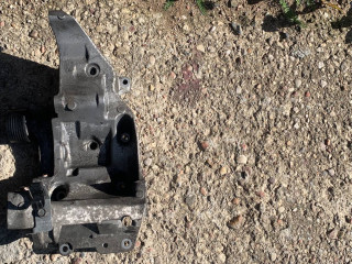 кронштейн крепления компрессора BMW X5 E70 [рестайлинг] 2012, 3.0 л., N57 D30 B, дизель, полный привод, 7802639