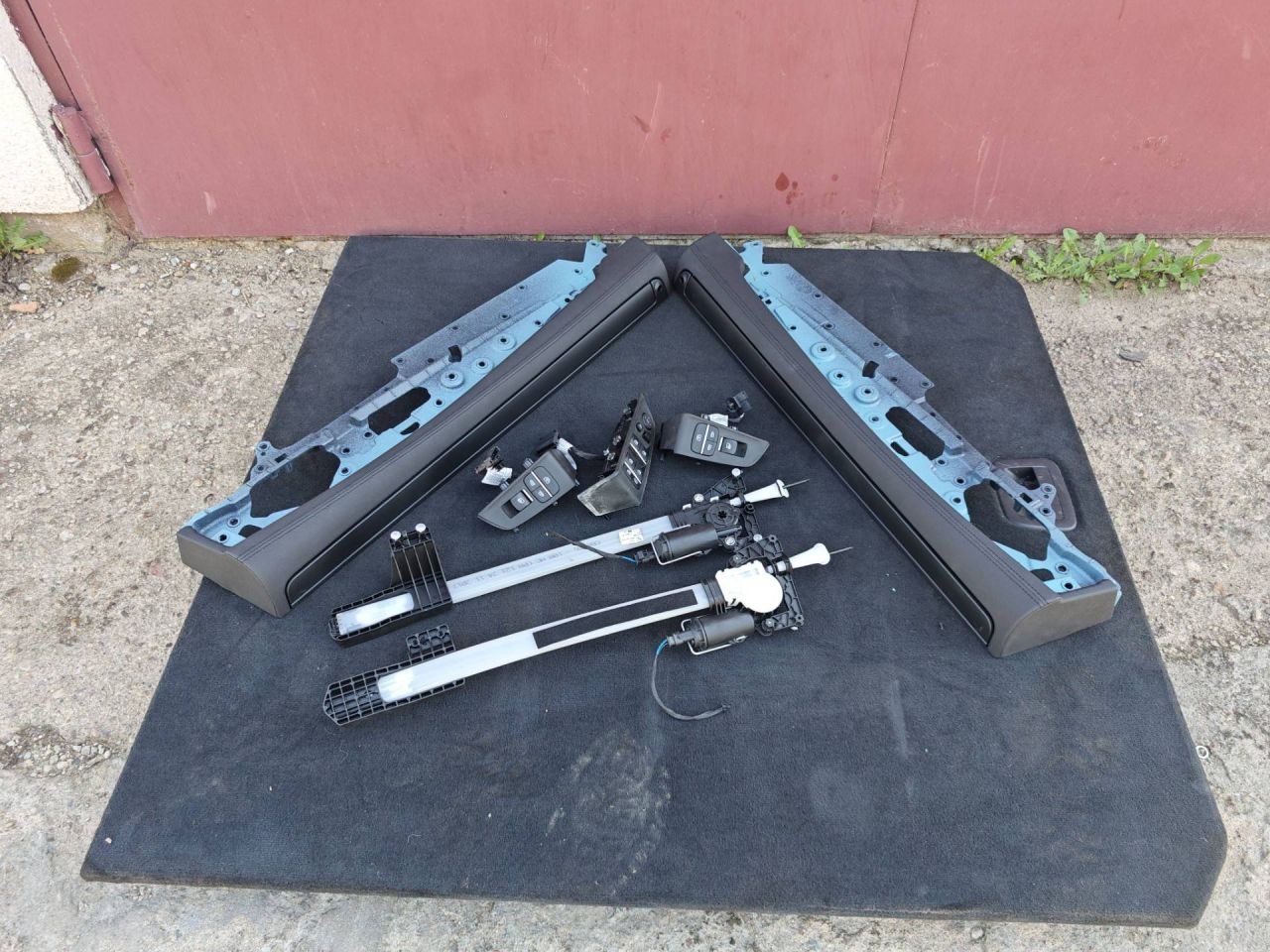 шторка двери BMW 6 GT G32 2019, 3.0 л., B58B30, бензин, 6832733, 6832735, 7418859, 7418860 - фото №1