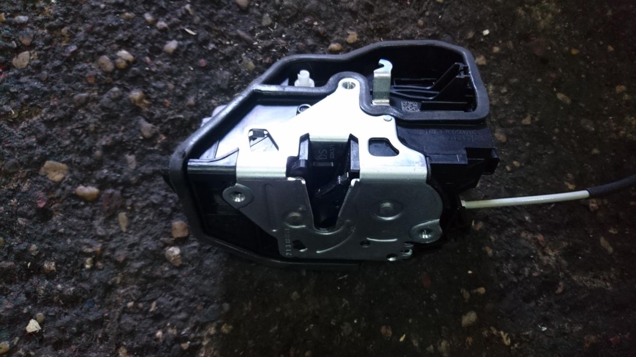 замок двери передней левой BMW 2014, 2.0 л., N47 D20 C, дизель, АКПП, серая, седан, 7202145 - фото №1