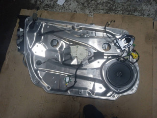 стеклоподъемник передний левый Mercedes-Benz 2013, 2.1 л., OM 651.913, дизель, АКПП, седан, A2048204102