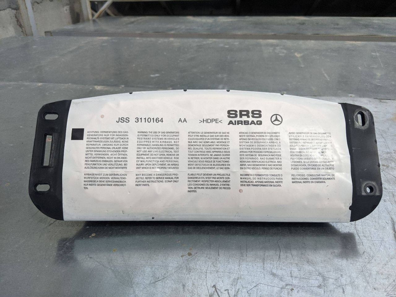 подушка безопасности пассажира Mercedes-Benz C-Класс W204/S204 2009, 3.0 л., M 272.948, бензин, A2048601200 - фото №1