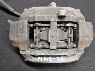 суппорт передний левый Mercedes-Benz CLS-Класс C219 2005, 3.0 л., OM 642.920, дизель, АКПП, черный, купе