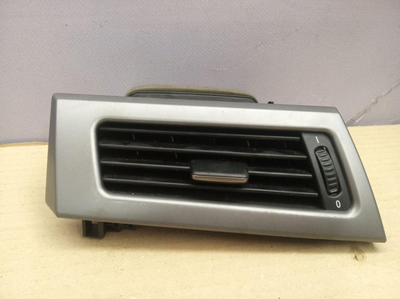 дефлектор обдува салона BMW 5 серия E60/E61 2005, 2.0 л., АКПП, седан, 64226910731, 9112204 - фото №1