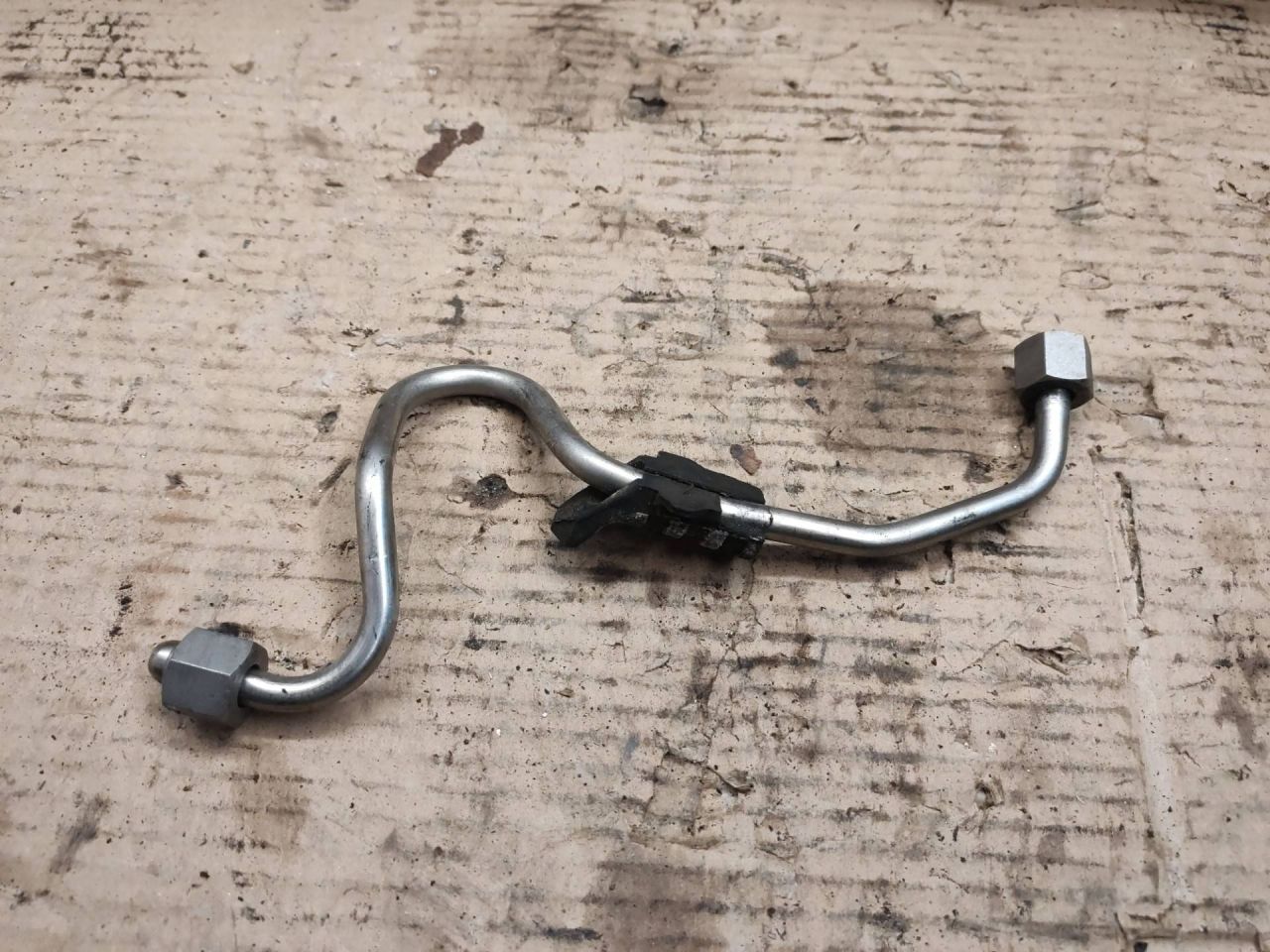 трубка топливная BMW 7 серия F01/F02 2011, 4.4 л., N63 B44 A, бензин, АКПП, черный - фото №1