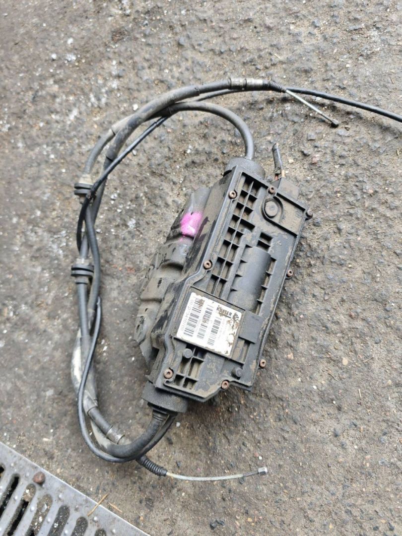 блок управления ручником BMW X5 E70 2008, 6796072 - фото №1