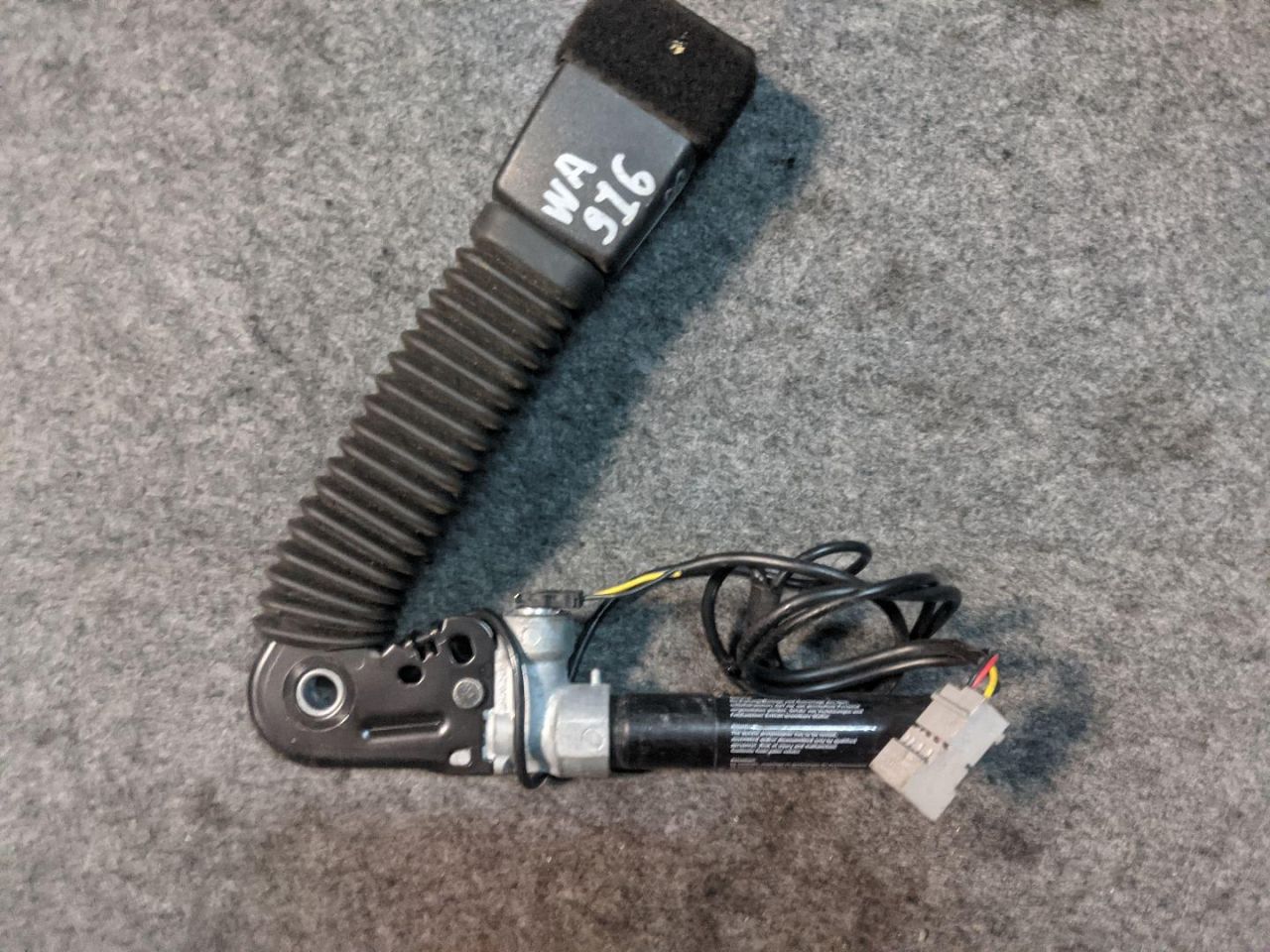 пиропатрон BMW 3 серия E90/E91/E92/E93 2007, 3.0 л., N53 B30 A, бензин, АКПП, кабриолет, 9117647 - фото №1