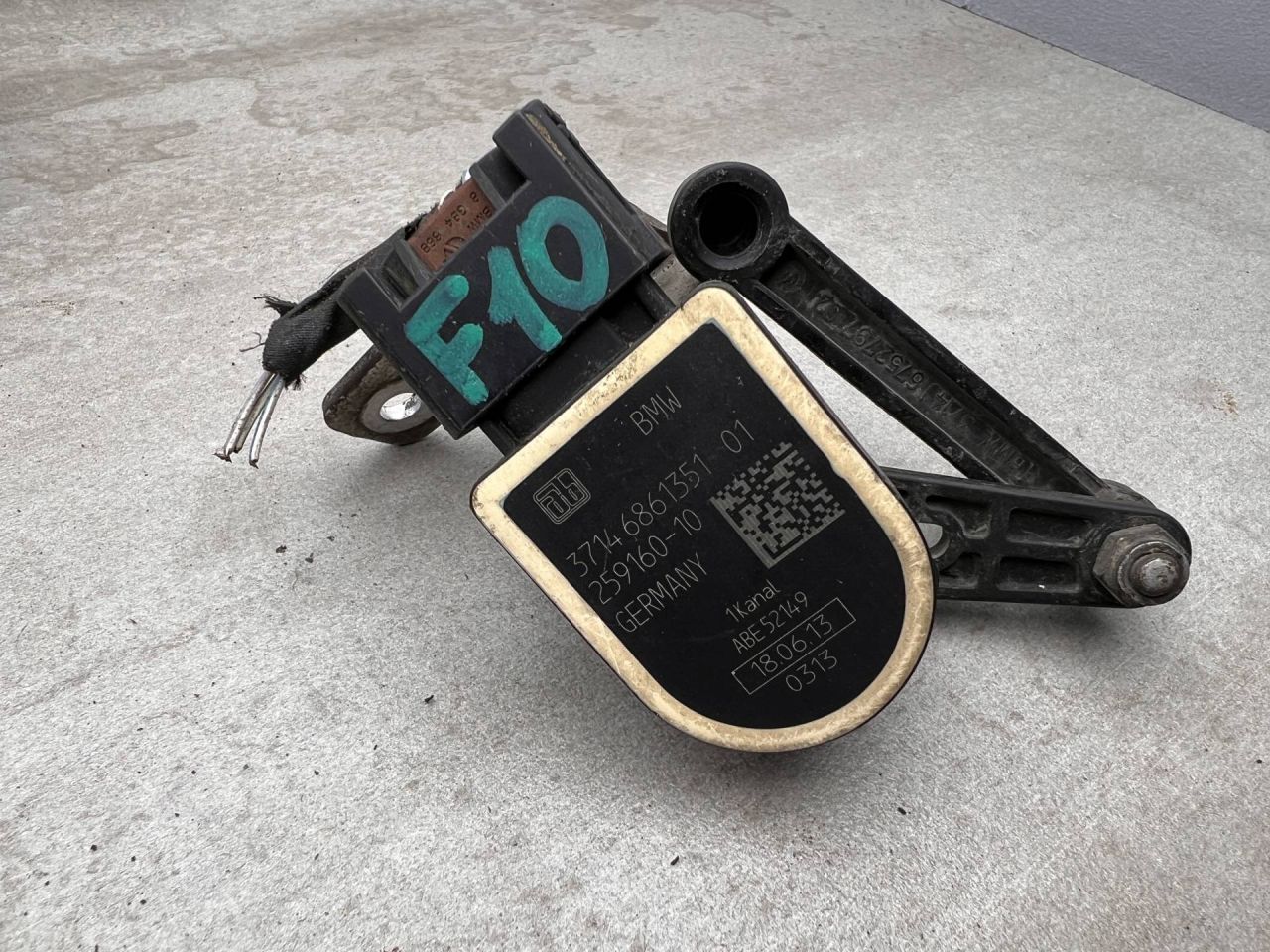 датчик дорожного просвета BMW 2011, 6861351 - фото №1