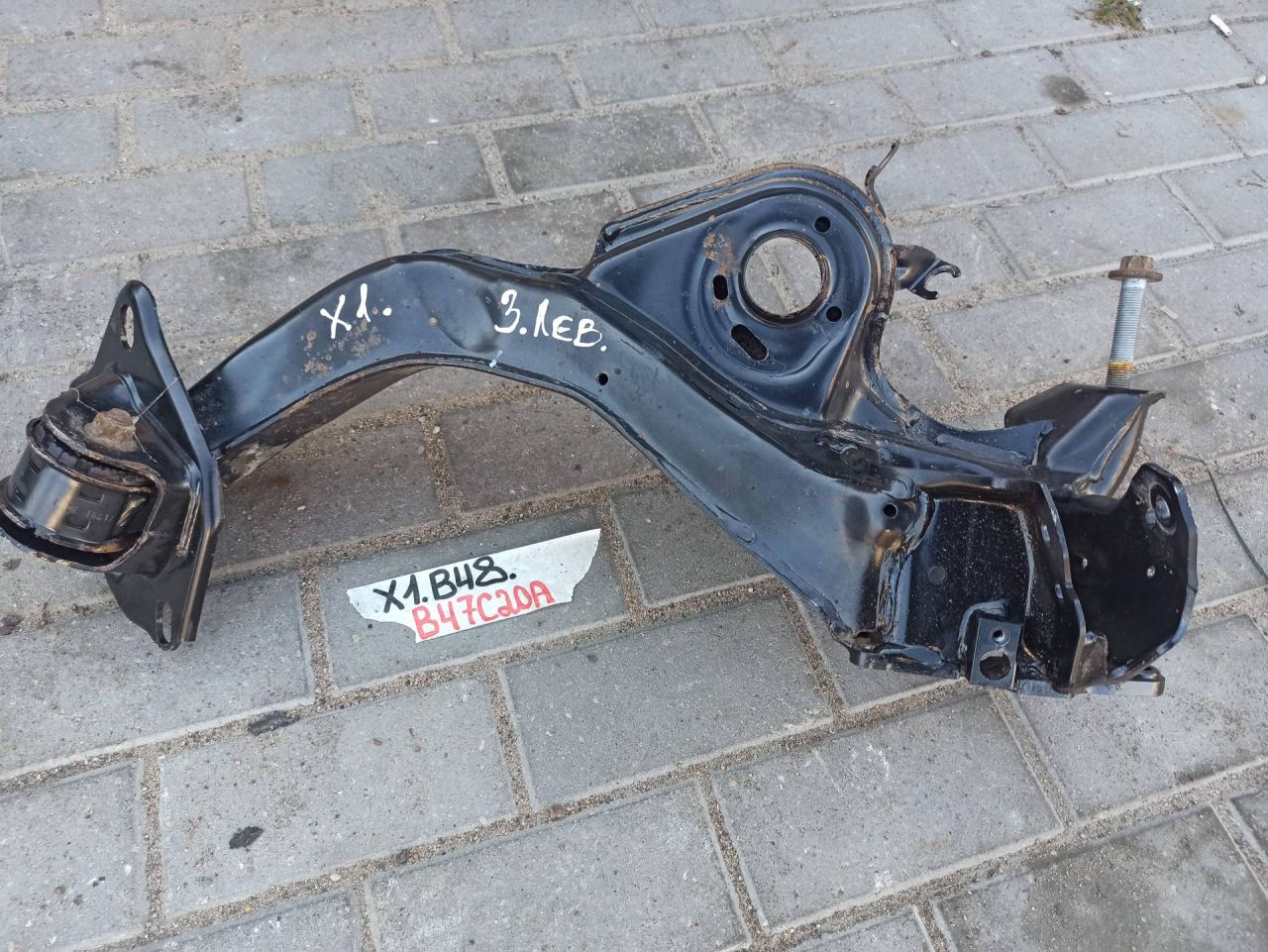 кулак задний левый BMW X1 F48 2017, 1.8 л., дизель, АКПП, 475, полный привод - фото №1