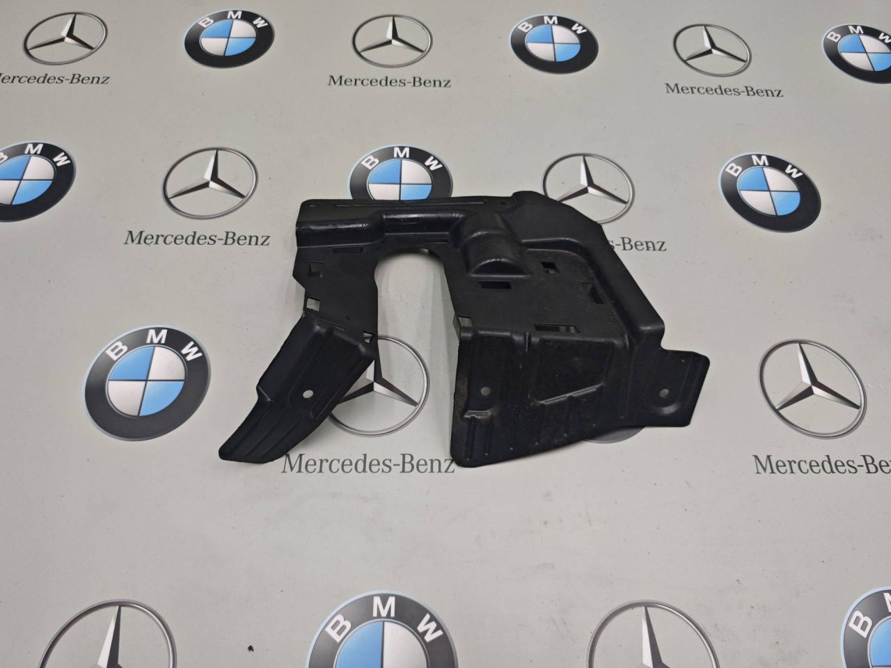 защита рулевой рейки BMW 2025, 3.0 л., бензин, 7424917 - фото №1