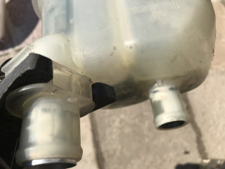 бачок расширительный Smart 2011, 1.0 л., M 132.930, бензин, АКПП, серебристый, купе, правый руль, A4505010003