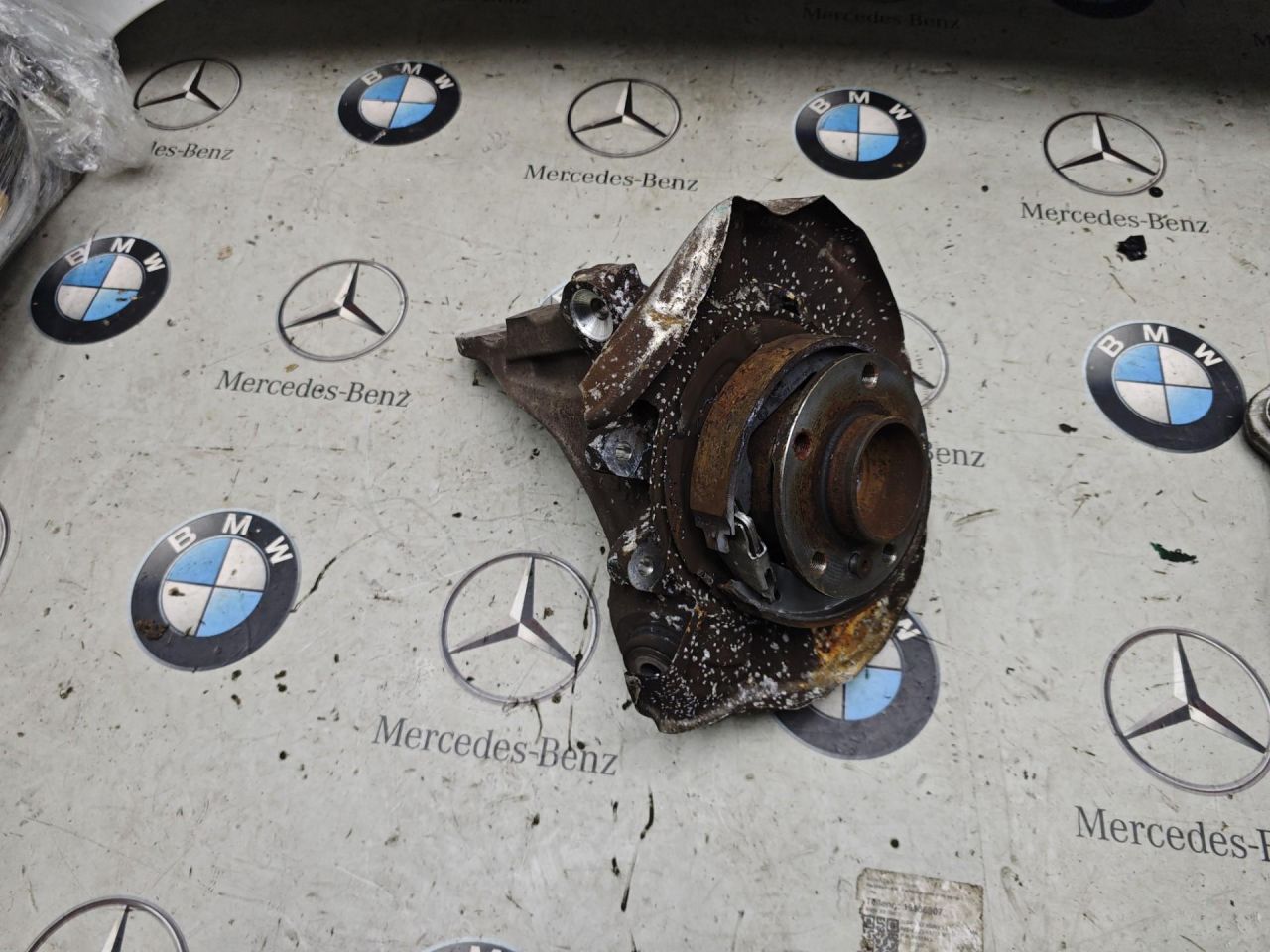 кулак задний правый BMW X5 F15 2015, 3.0 л., дизель - фото №1