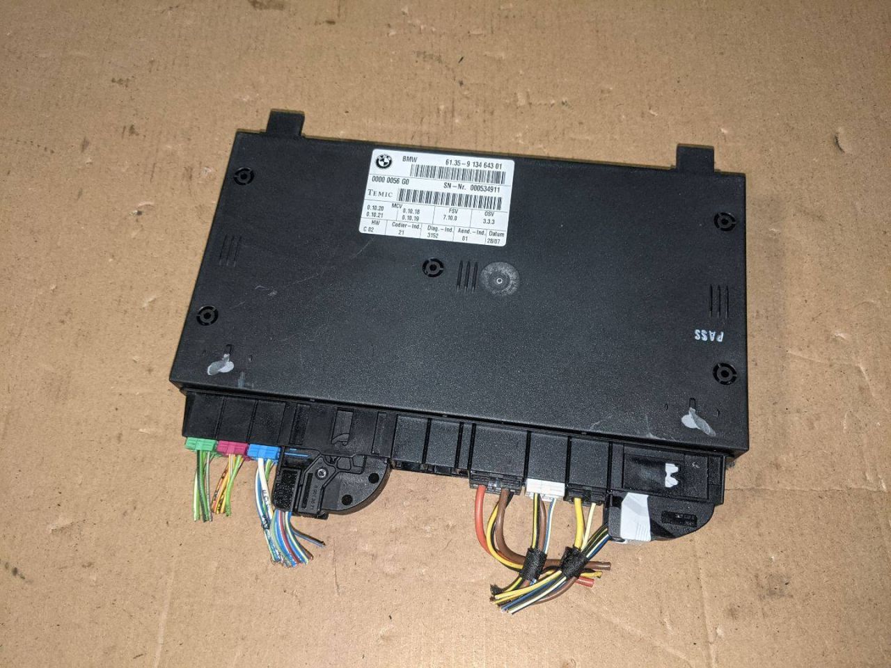 блок управления сиденьем BMW 5 серия E60/E61 2007, 3.0 л., N54 B30 A, бензин, АКПП, белый, седан, задний привод, 61359134643, 00000056G0 - фото №1