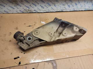 кронштейн двигателя BMW X5 E70 2009, 3.0 л., дизель, 6772680