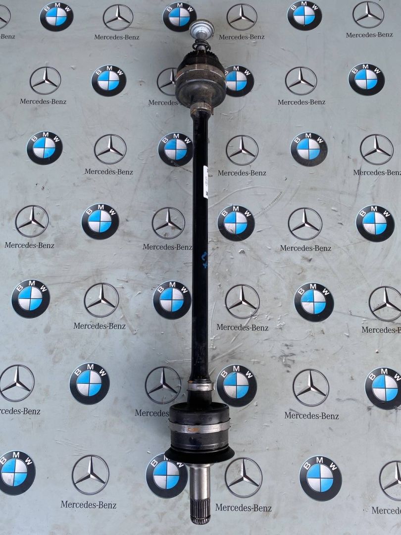 полуось задняя (приводной вал, ШРУС) BMW 2024, 2.0 л., бензин, 8695499 - фото №1