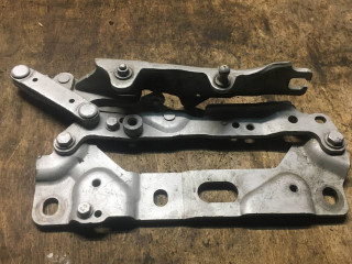 петля капота левая BMW 7 серия F01/F02 2009, 3.0 л., дизель, АКПП, седан, 7184189