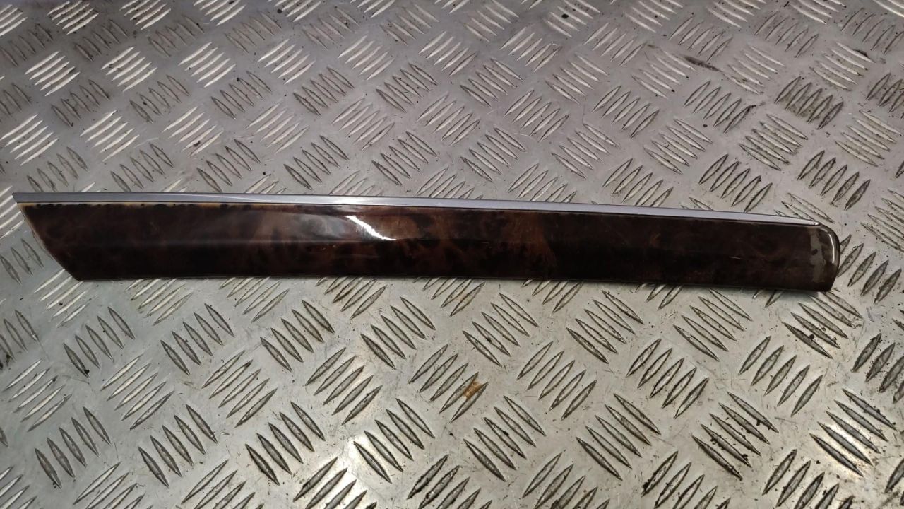 накладка двери (крышки) багажника Mercedes-Benz M-Класс W164 2007, 3.0 л., OM 642.940, дизель, 1647201622 - фото №1