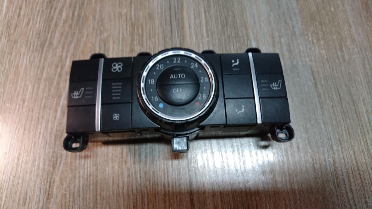 блок управления печки / климат-контроля Mercedes-Benz GL-Класс X166 2013, 3.0 л., OM 642.826, дизель, АКПП, коричневый, внедорожник 5 дв., A1669050300 - фото №1