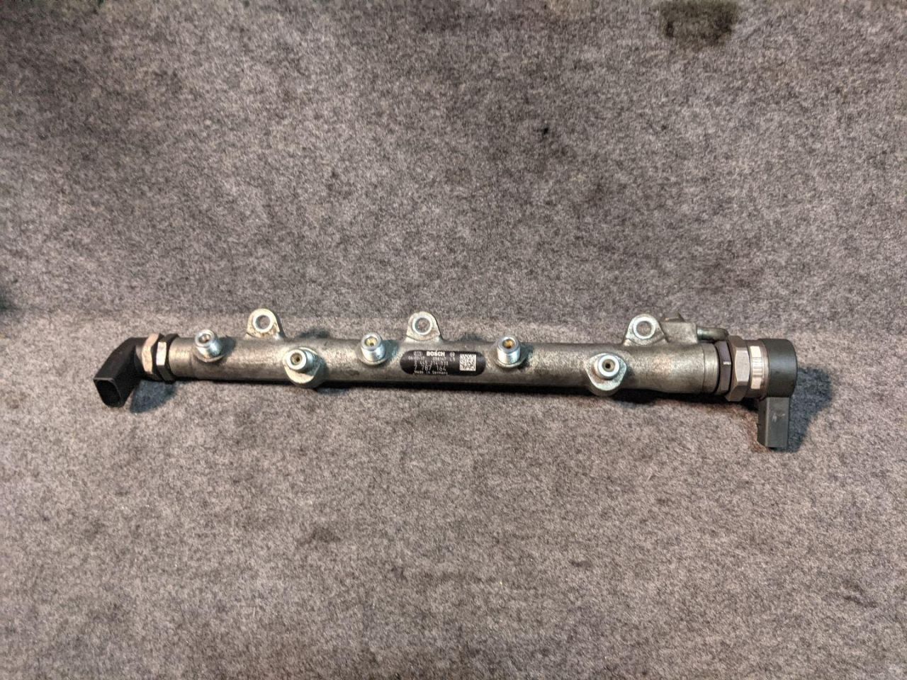 топливная рампа BMW 5 серия E60/E61 2006, 2.0 л., дизель, АКПП, седан, 7787164, 0445214030 - фото №1