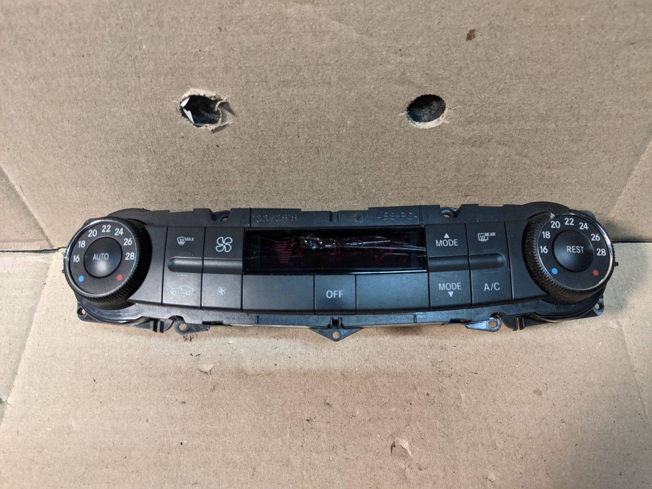 блок управления печки / климат-контроля Mercedes-Benz CLS-Класс C219 2007, 3.0 л., OM 642.920, дизель, АКПП, купе, 2198303985, A2198303985 - фото №1