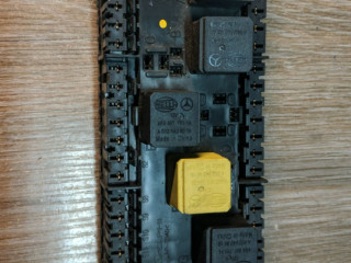 блок предохранителей Mercedes-Benz GL-Класс X166 2013, 3.0 л., OM 642.826, дизель, АКПП, коричневый, внедорожник 5 дв., A1669063901, 1669063901