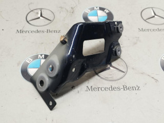 Крепления ( кронштейн ) крыла BMW 2023, 4.4 л., бензин, 416, 7472596