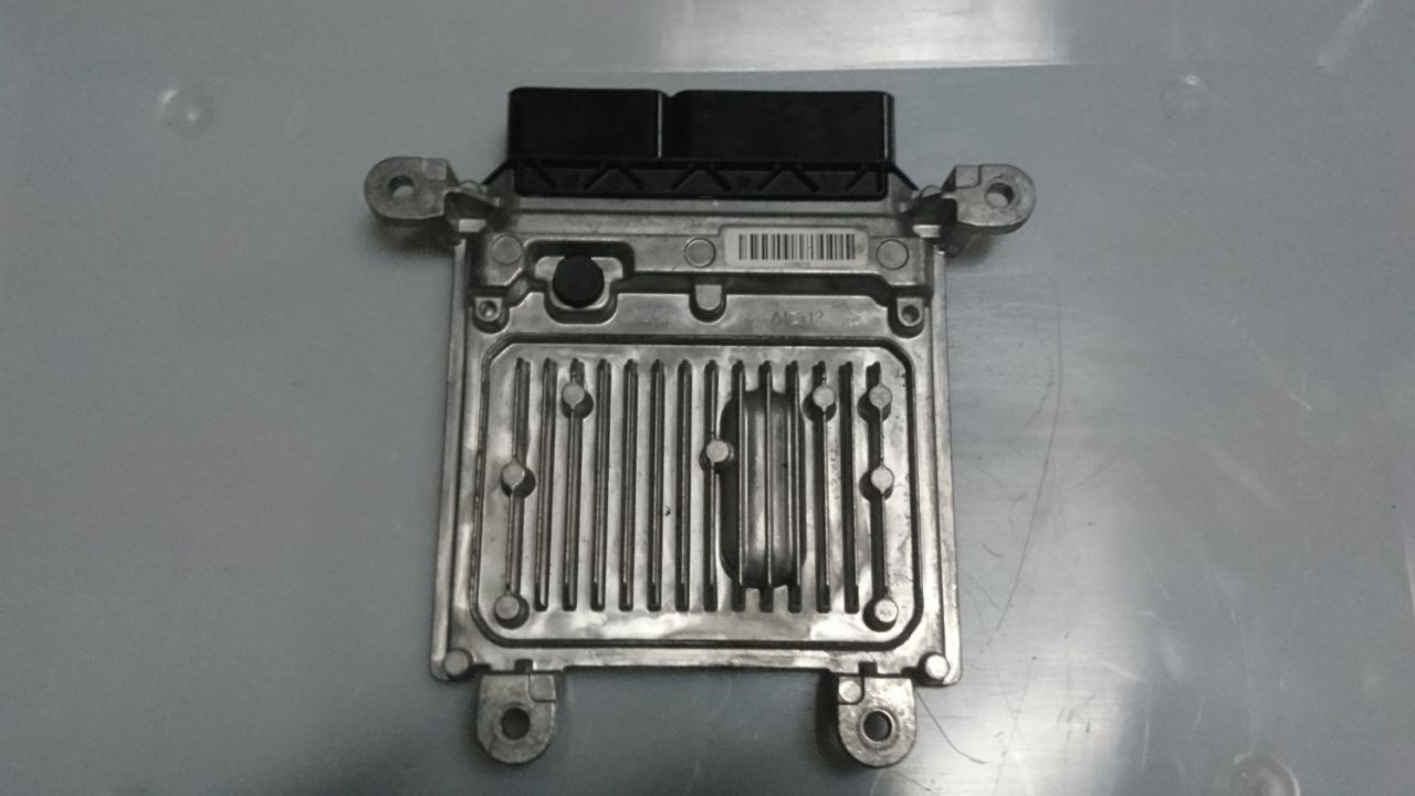 блок управления двигателем Mercedes-Benz 2013, 2.1 л., OM 651.913, дизель, АКПП, седан, A6519007500, 28379539 - фото №1